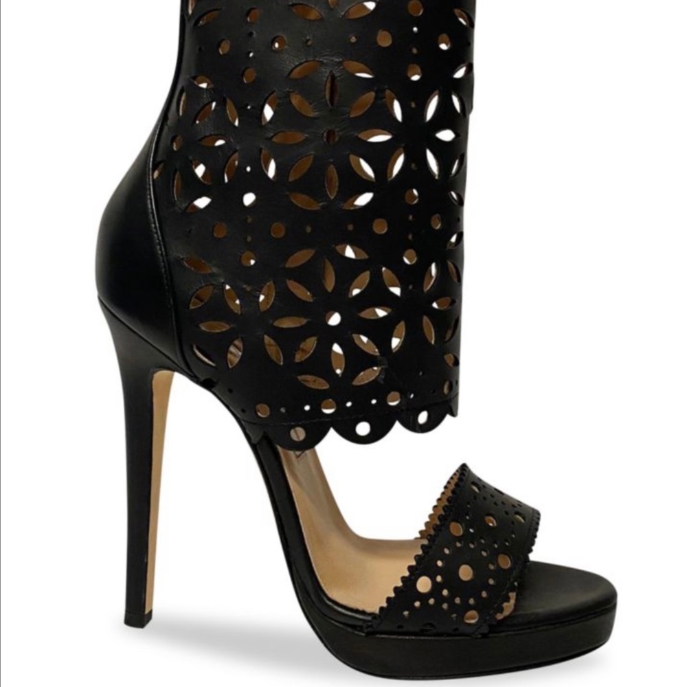 Oscar De La Renta Charlotte Laser Cut Sandals 120 In Black Leather Heels Pumps.